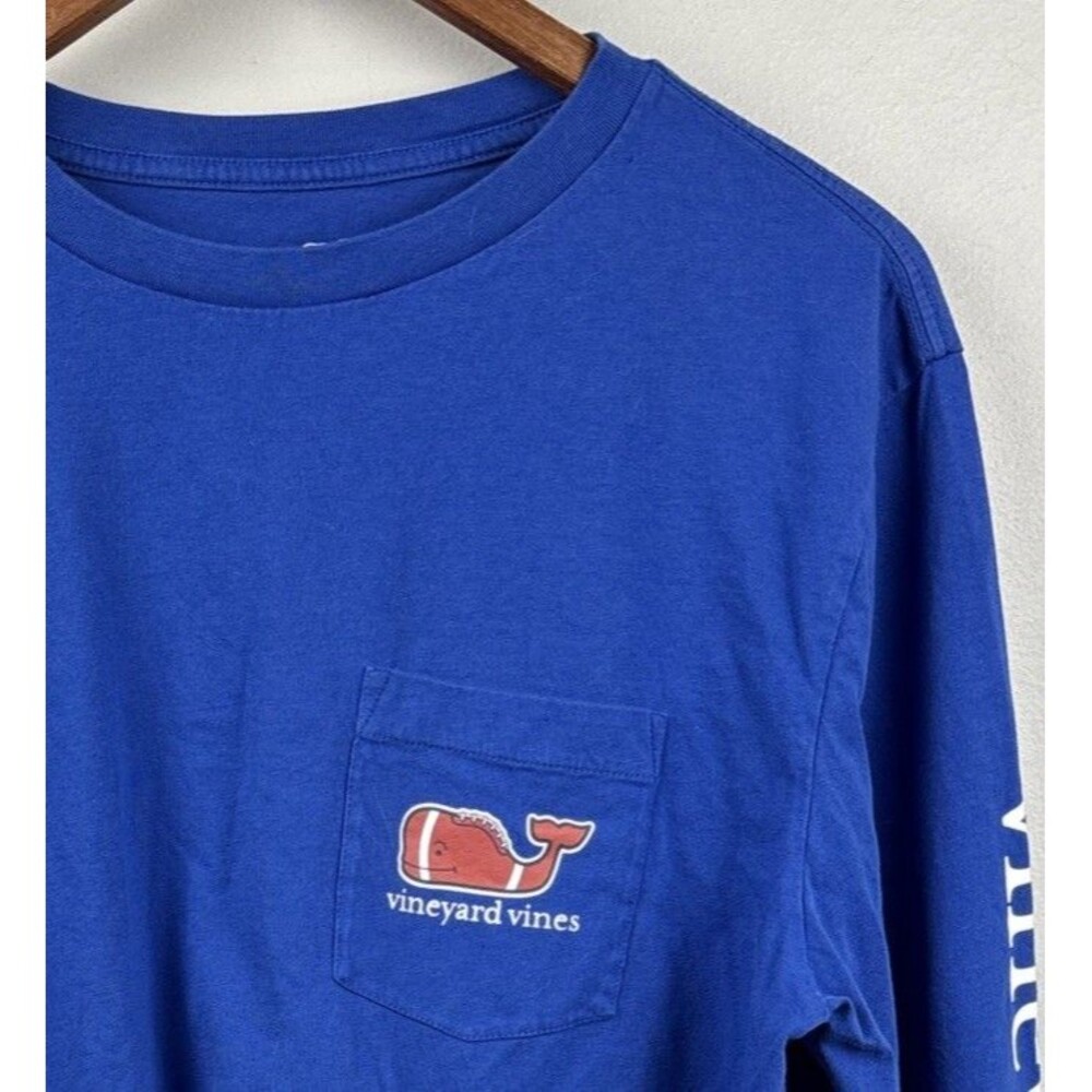 Vineyard Vines Pullover Tee shirt Medium Men Blue FOOTBALL Whale Logo 2023